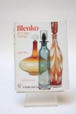 Vintage Lucite Tabletop Lectern / Music Stand - Image 5