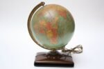 1950s Replogle Glass Illuminated Precision Globe - Image 3