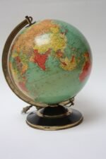 1960s Replogle Glass Illuminated Library Globe - Image 4