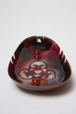 Vintage Black and Red Enamel on Copper Triangular Ashtray - Image 3