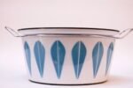 Mid-Century Norwegian Modern 9 Qt. Lidded Blue and White Enamel Casserole by Cathrineholm - Image 6