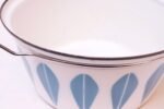 Mid-Century Norwegian Modern 9 Qt. Lidded Blue and White Enamel Casserole by Cathrineholm - Image 20