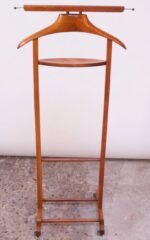 Midcentury Italian Walnut Valet by Fratelli Reguitti in the Style of Ico Parisi - Image 4