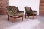 Pair of Jens Risom Model 2137 Walnut "Floating" Lounge Chairs in Olive Velvet - Image 9