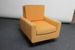 Florence Knoll Lounge Chair with Original Wool Upholstery - Image 4