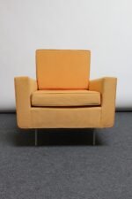 Florence Knoll Lounge Chair with Original Wool Upholstery - Image 3