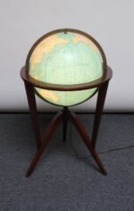 Illuminated Glass World Globe on Mahogany Stand by Edward Wormley for Dunbar - Image 2