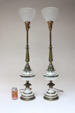 Pair of Hollywood Regency-Style Brass and Glass Stiffel Table Lamps - Image 7