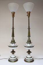 Pair of Hollywood Regency-Style Brass and Glass Stiffel Table Lamps - Image 4