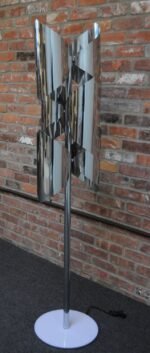 Vintage Italian Space Age Sculptural Chrome and Acrylic Floor Lamp - Image 4