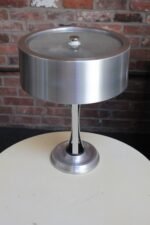 Italian Modernist Adjustable Aluminum Table Lamp by Oscar Torlasco for Lumi - Image 3