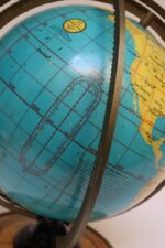 Vintage Cram's Deluxe Globe with Automatic Daily Sun Ray Indicator - Image 12