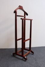 Vintage Brass and Stained Red Mahogany Valet by Fratelli Reguitti - Image 4