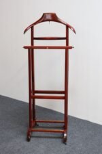 Vintage Brass and Stained Red Mahogany Valet by Fratelli Reguitti - Image 3