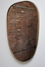 Vintage Italian Distressed Oblong Wall Mirror with Brass Frame after Gio Ponti - Image 6