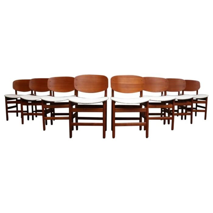Set of Eight Italian Modern Shell Dining Chairs in Teak and Bouclé by Saporiti