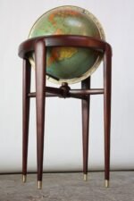 1960s Replogle Illuminated Glass Globe on Mahogany Stand - Image 4
