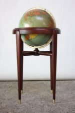 1960s Replogle Illuminated Glass Globe on Mahogany Stand - Image 3