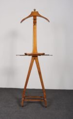 Sculptural Italian Modernist Beech and Brass Valet by Fratelli Reguitti - Image 2