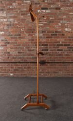 Sculptural Italian Modernist Beech and Brass Valet by Fratelli Reguitti - Image 5