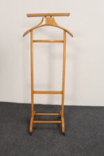 Vintage Italian Modern Fratelli Reguitti Maple Valet in the Style of Ico Parisi - Image 8